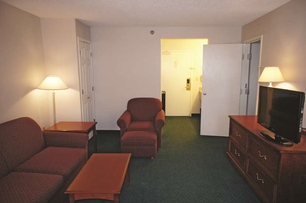 Wingate By Wyndham Brunswick Ga I-95 Hotell Rom bilde